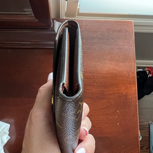 SOLD Authentic Louis Vuitton Victorine wallet - Picture 10 of 10